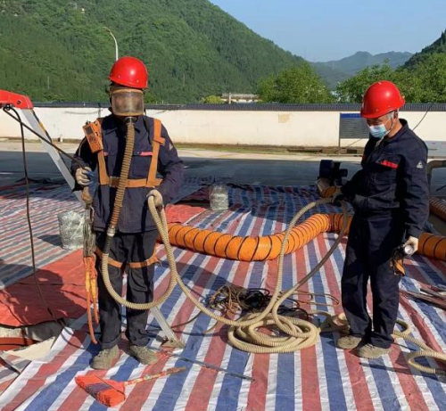 油罐清洗作業(yè)順利進(jìn)行，保障能源供應(yīng)安全